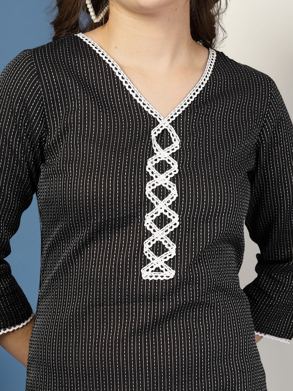 Noir Grace Straight Kurta