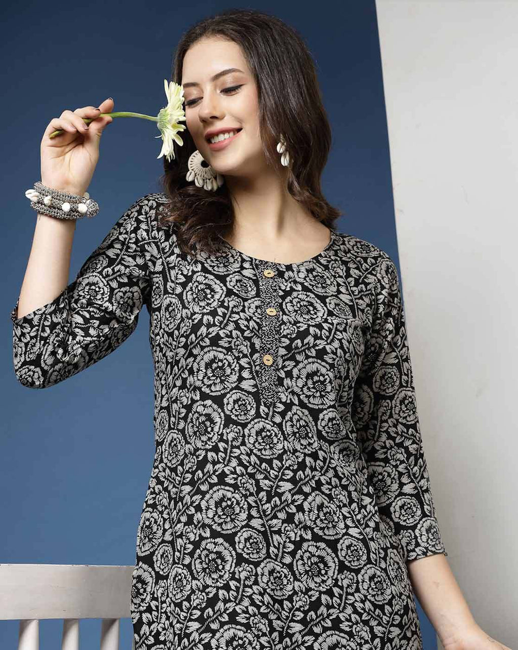 Black Floral Print Straight Kurta & Pants Set