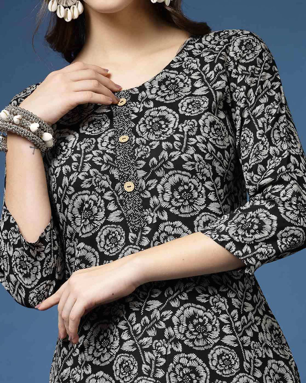 Black Floral Print Straight Kurta & Pants Set