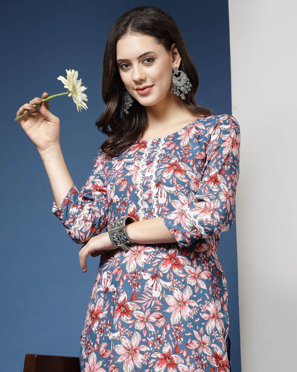 Blue Floral Print Straight Kurta & Pants Set