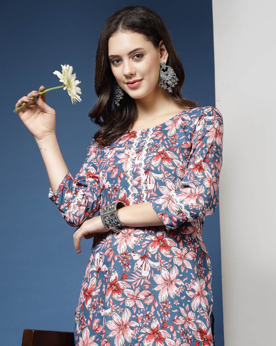 Blue Floral Print Straight Kurta & Pants Set