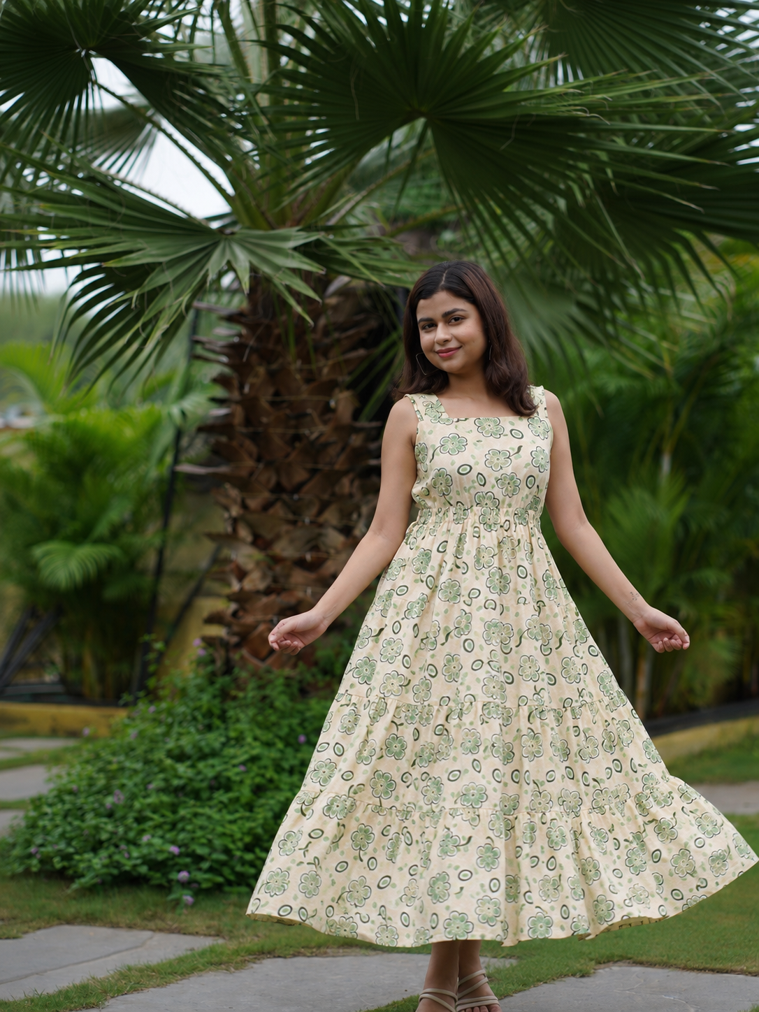Minimal Green Fit and Flare Maxi Dress