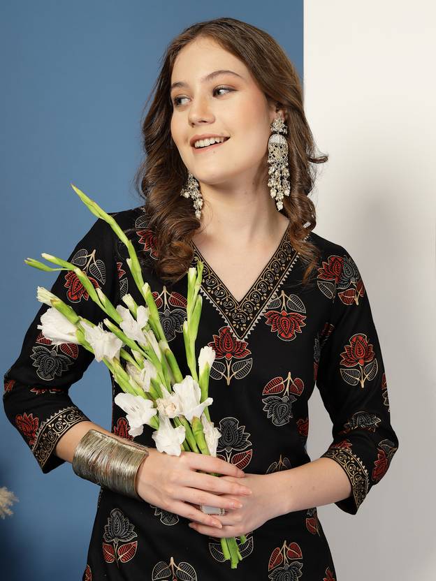 Floral Grace Black V-Neck Straight Kurta