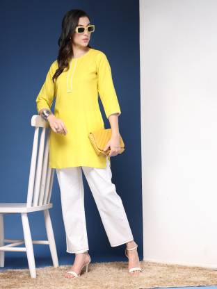 Yellow Solid Round Neck Straight Kurta