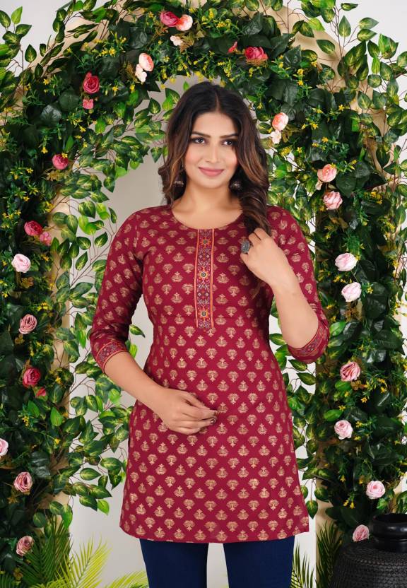 Graceful Maroon Floral Kurta