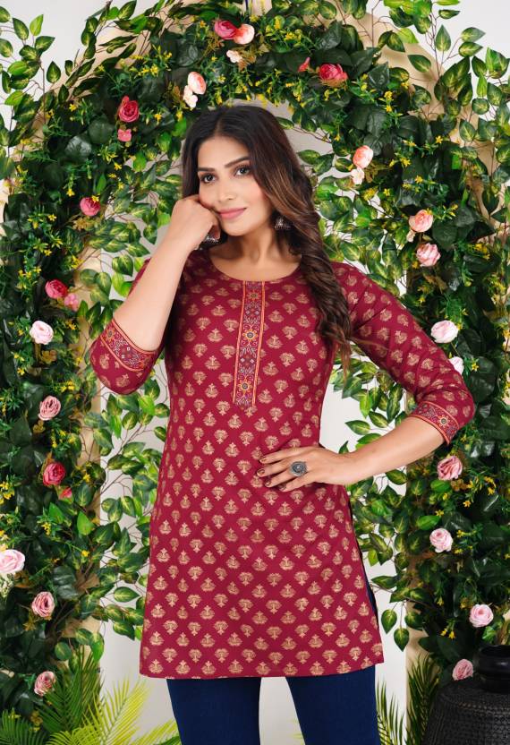 Graceful Maroon Floral Kurta