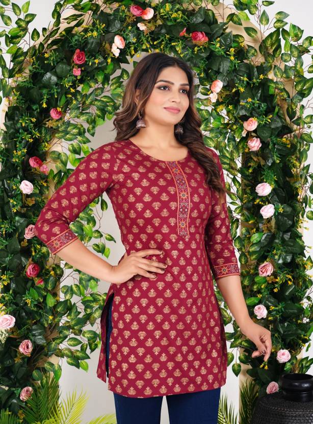 Graceful Maroon Floral Kurta