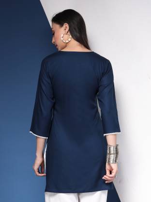 Blue Solid Round Neck Straight Kurta