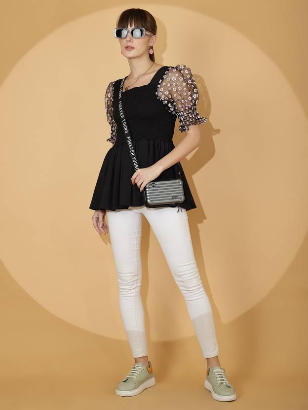 Noir Charm Puff Sleeves Top