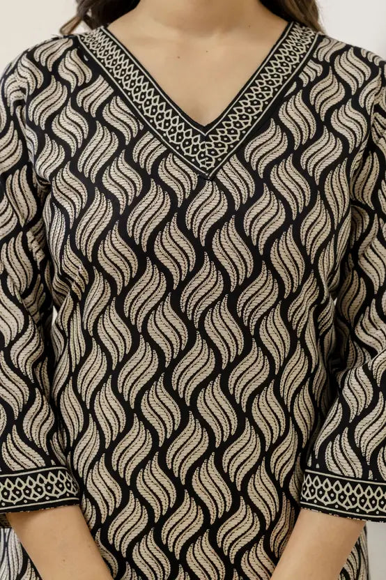 Black Elegance Geometric Print Kurta