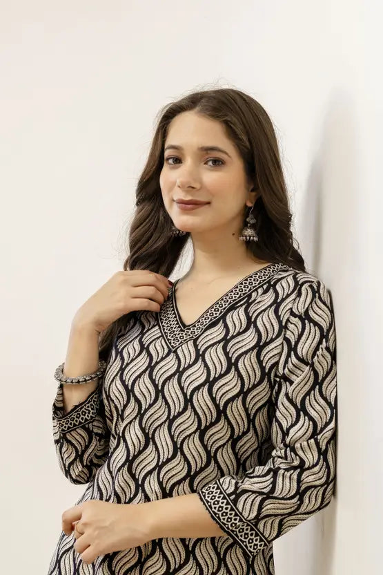 Black Elegance Geometric Print Kurta